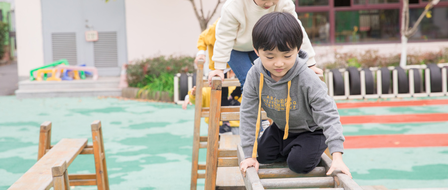 “宅家”一個(gè)月，近視一百度？學(xué)習(xí)網(wǎng)課時(shí)如何科學(xué)護(hù)眼、防控近視，官方專家宣講團(tuán)來(lái)支招啦！